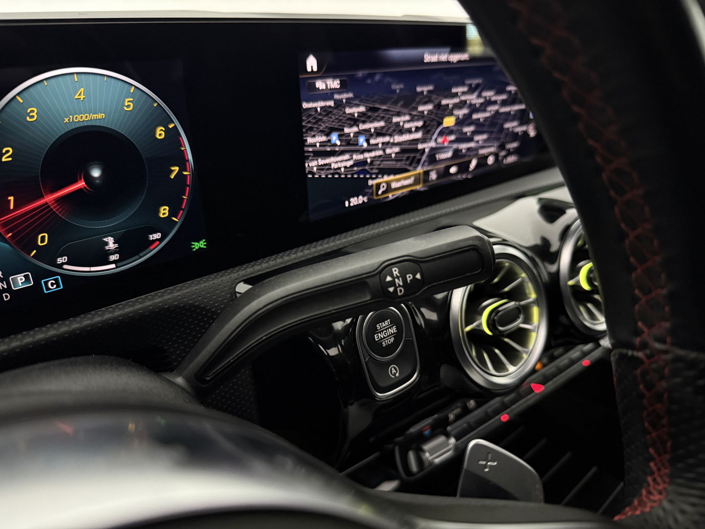 Mercedes-Benz CLA-Klasse Shooting Brake 200 AMG | Pano | Sfeerverl. | Virtual | Camera | Trekh. | Carplay | LED | NAP