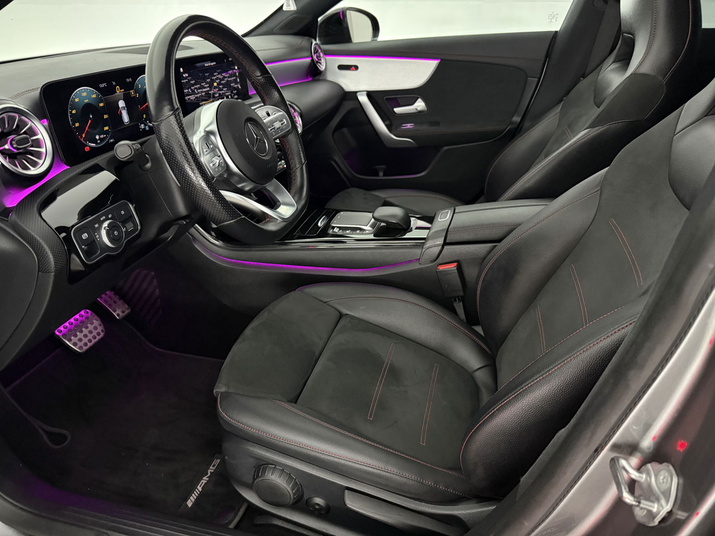 Mercedes-Benz CLA-Klasse Shooting Brake 200 AMG | Pano | Sfeerverl. | Virtual | Camera | Trekh. | Carplay | LED | NAP