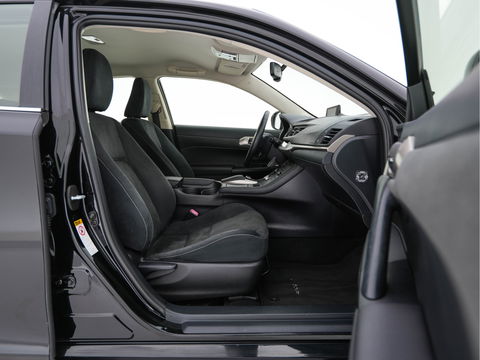 Lexus CT 200h Business Line Aut. *NAVI-FULLMAP | ALCANTARA | COMFORT-SEATS | CAMERA | ECC | CRUISE | 16''ALU*