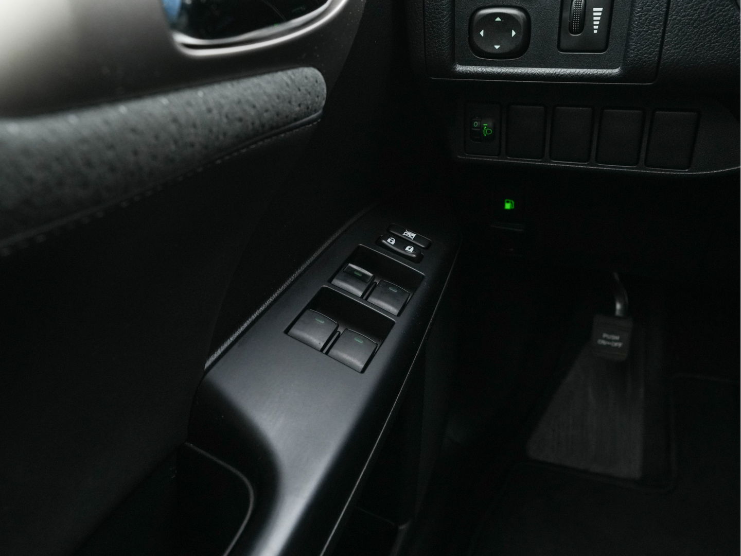 Lexus CT 200h Business Line Aut. *NAVI-FULLMAP | ALCANTARA | COMFORT-SEATS | CAMERA | ECC | CRUISE | 16''ALU*