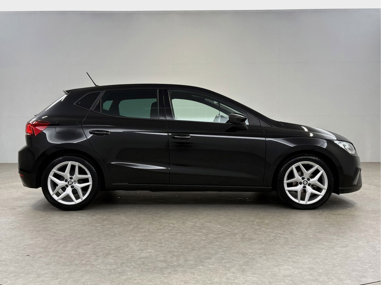SEAT Ibiza 1.0 TSI FR Business Intense | Sfeerverl. | Camera | Carplay | Cruise | Parkeersens. | NAP