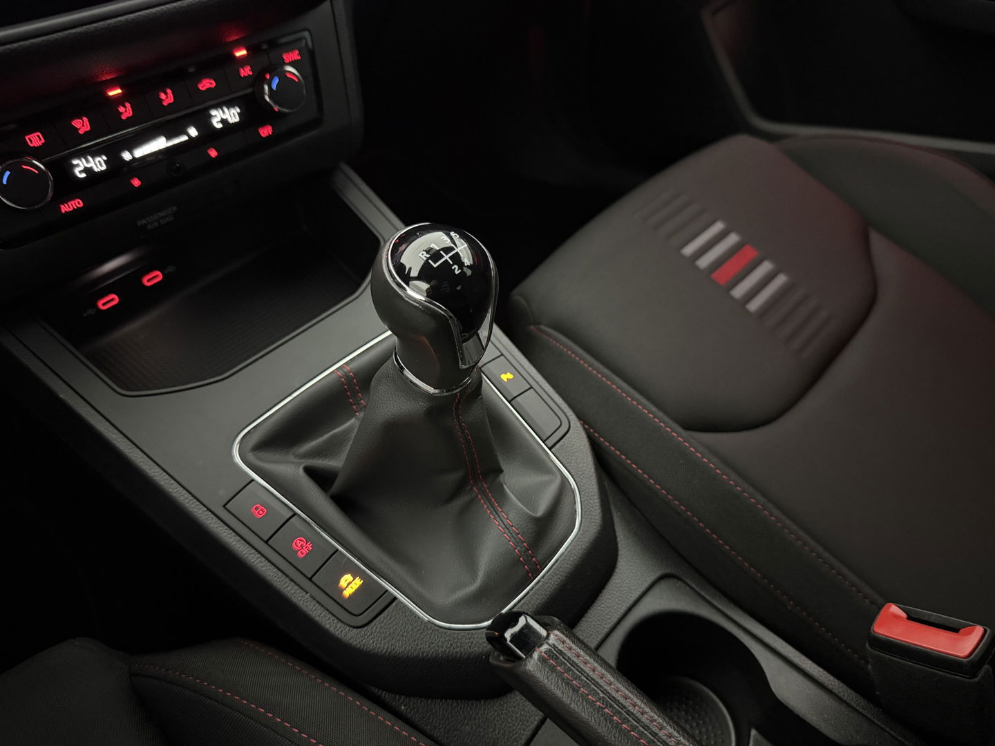 SEAT Ibiza 1.0 TSI FR Business Intense | Sfeerverl. | Camera | Carplay | Cruise | Parkeersens. | NAP