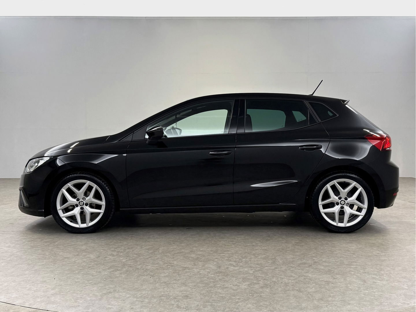 SEAT Ibiza 1.0 TSI FR Business Intense | Sfeerverl. | Camera | Carplay | Cruise | Parkeersens. | NAP