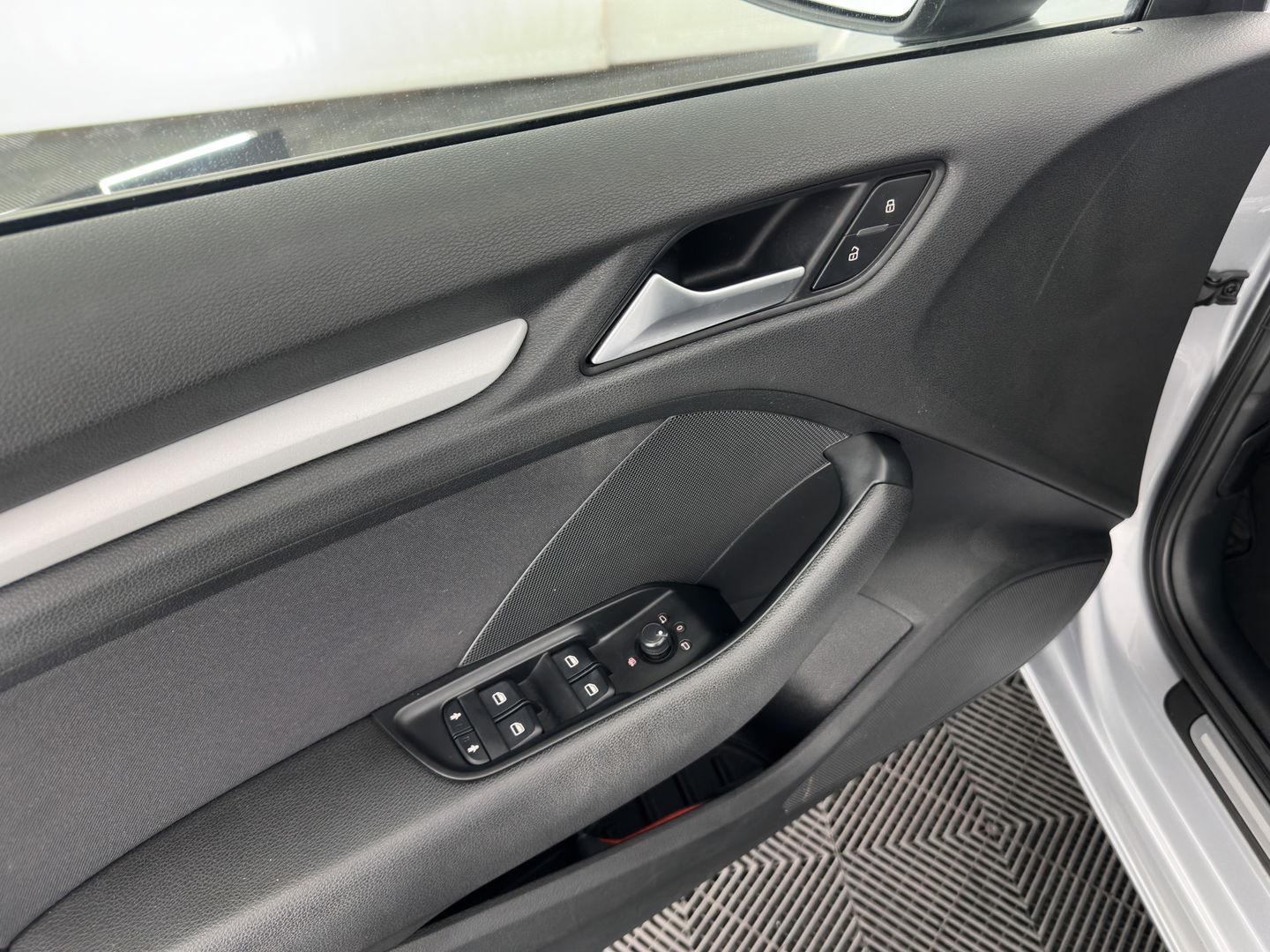 Audi A3 Sportback 1.2 TFSI Ambition Pro Line plus Aut. *NAVI-FULLMAP | XENON | SPORT-SEATS | ECC | CRUISE | 18''ALU*