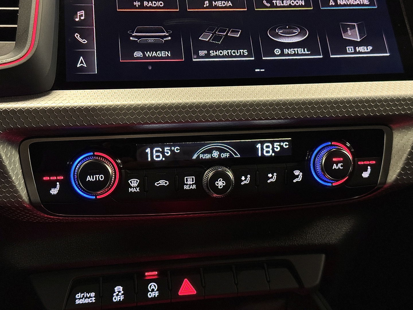 Audi A1 Sportback 40 TFSI S Line edition one | 200 PK! | Adaptieve Cruise Control | Keyless Go/Entry | Parkeersensoren Achter | Stoelverwarming | Bluetooth | DAB | Airconditioning | Navigatie |