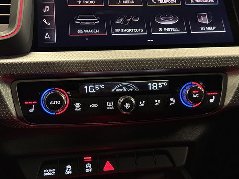 Audi A1 Sportback 40 TFSI S Line edition one | 200 PK! | Adaptieve Cruise Control | Keyless Go/Entry | Parkeersensoren Achter | Stoelverwarming | Bluetooth | DAB | Airconditioning | Navigatie |