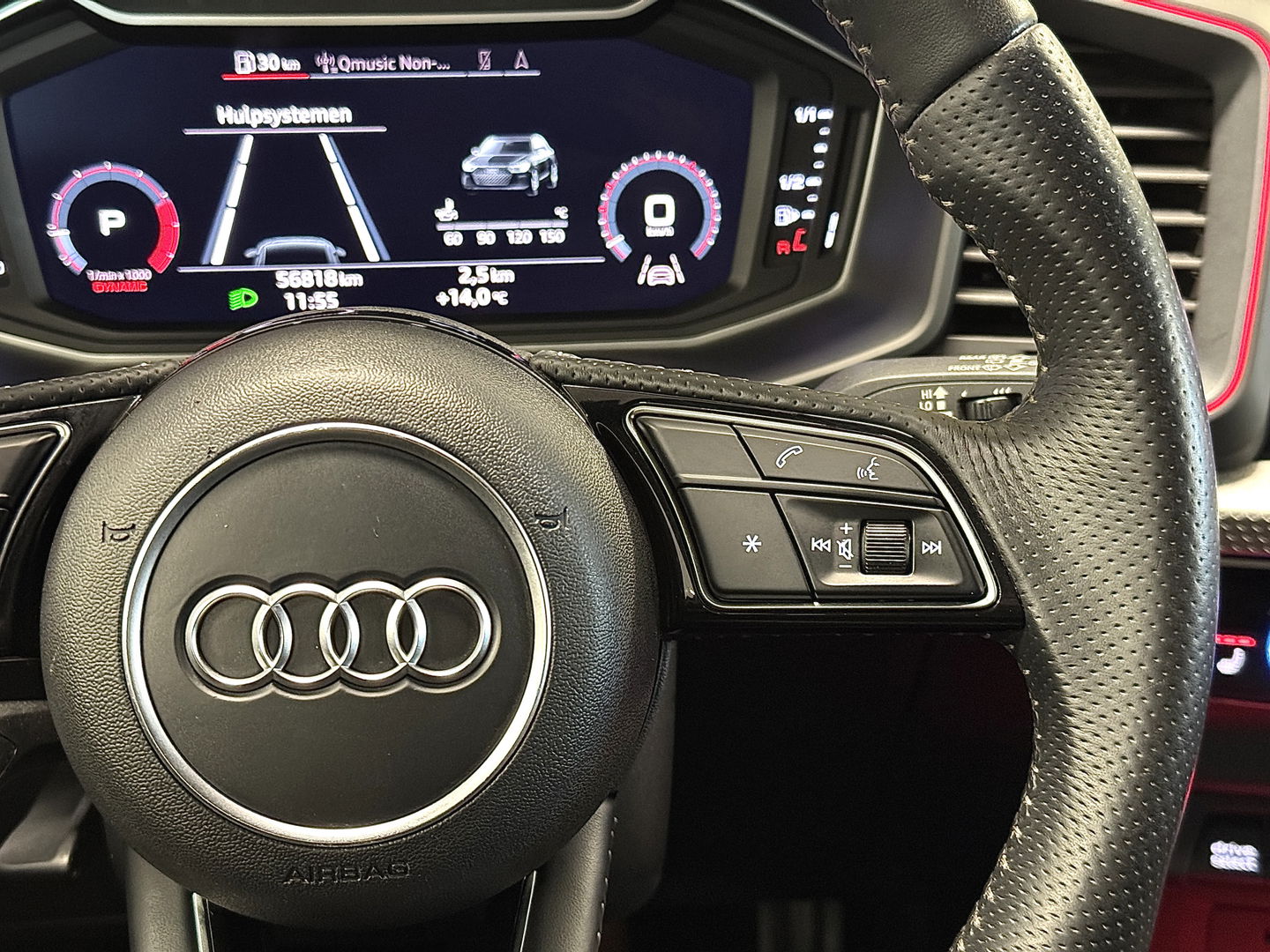 Audi A1 Sportback 40 TFSI S Line edition one | 200 PK! | Adaptieve Cruise Control | Keyless Go/Entry | Parkeersensoren Achter | Stoelverwarming | Bluetooth | DAB | Airconditioning | Navigatie |