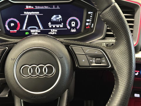 Audi A1 Sportback 40 TFSI S Line edition one | 200 PK! | Adaptieve Cruise Control | Keyless Go/Entry | Parkeersensoren Achter | Stoelverwarming | Bluetooth | DAB | Airconditioning | Navigatie |