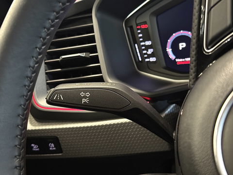 Audi A1 Sportback 40 TFSI S Line edition one | 200 PK! | Adaptieve Cruise Control | Keyless Go/Entry | Parkeersensoren Achter | Stoelverwarming | Bluetooth | DAB | Airconditioning | Navigatie |