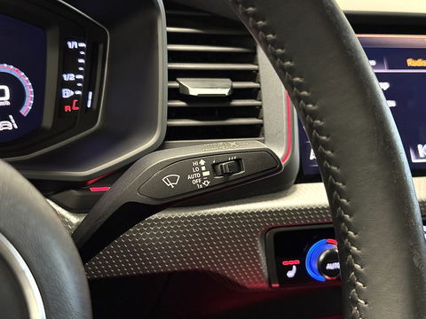 Audi A1 Sportback 40 TFSI S Line edition one | 200 PK! | Adaptieve Cruise Control | Keyless Go/Entry | Parkeersensoren Achter | Stoelverwarming | Bluetooth | DAB | Airconditioning | Navigatie |