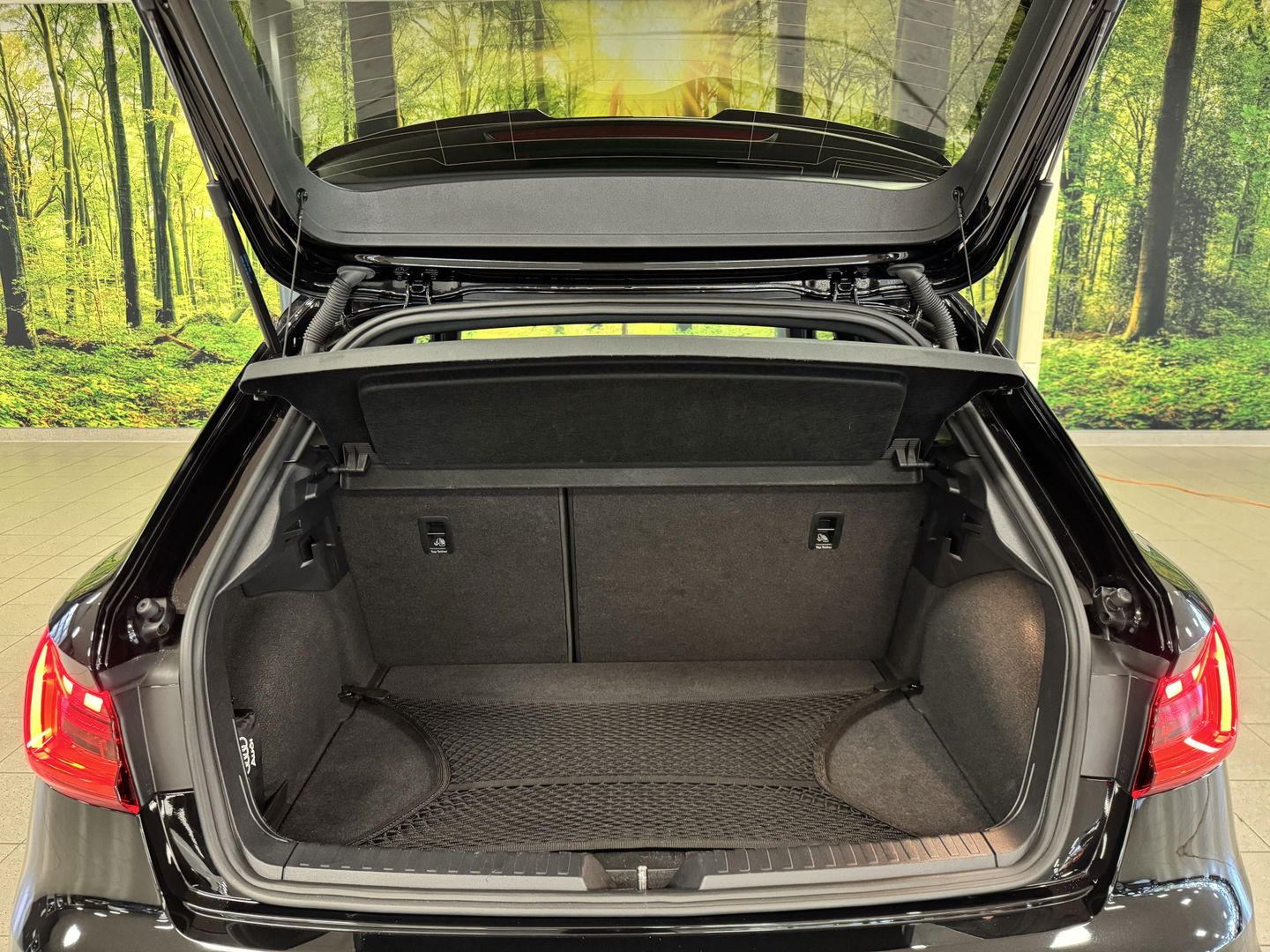 Audi A1 Sportback 40 TFSI S Line edition one | 200 PK! | Adaptieve Cruise Control | Keyless Go/Entry | Parkeersensoren Achter | Stoelverwarming | Bluetooth | DAB | Airconditioning | Navigatie |