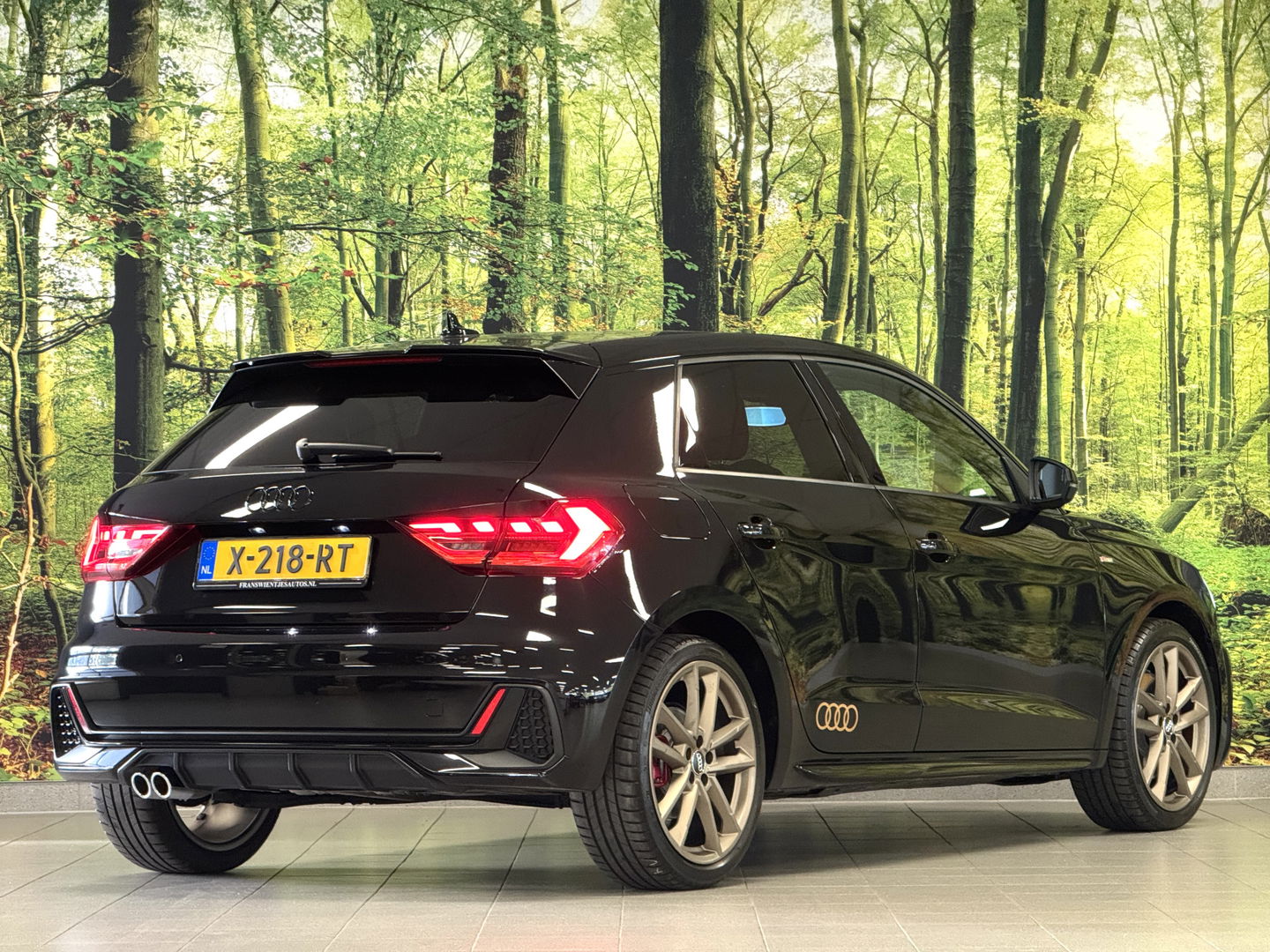 Audi A1 Sportback 40 TFSI S Line edition one | 200 PK! | Adaptieve Cruise Control | Keyless Go/Entry | Parkeersensoren Achter | Stoelverwarming | Bluetooth | DAB | Airconditioning | Navigatie |