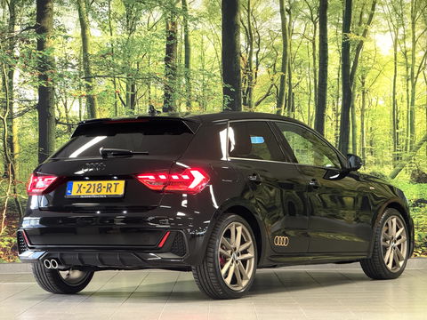 Audi A1 Sportback 40 TFSI S Line edition one | 200 PK! | Adaptieve Cruise Control | Keyless Go/Entry | Parkeersensoren Achter | Stoelverwarming | Bluetooth | DAB | Airconditioning | Navigatie |