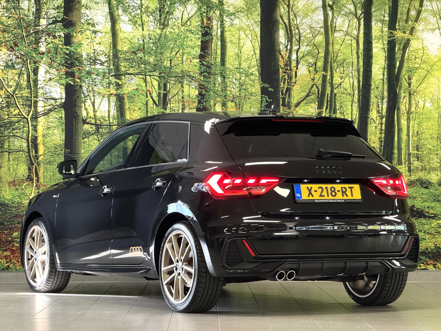 Audi A1 Sportback 40 TFSI S Line edition one | 200 PK! | Adaptieve Cruise Control | Keyless Go/Entry | Parkeersensoren Achter | Stoelverwarming | Bluetooth | DAB | Airconditioning | Navigatie |