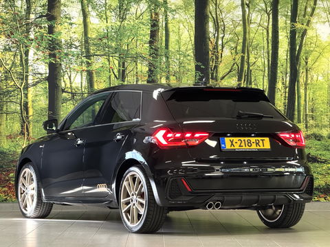 Audi A1 Sportback 40 TFSI S Line edition one | 200 PK! | Adaptieve Cruise Control | Keyless Go/Entry | Parkeersensoren Achter | Stoelverwarming | Bluetooth | DAB | Airconditioning | Navigatie |