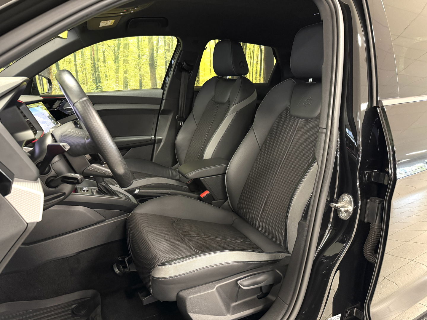 Audi A1 Sportback 40 TFSI S Line edition one | 200 PK! | Adaptieve Cruise Control | Keyless Go/Entry | Parkeersensoren Achter | Stoelverwarming | Bluetooth | DAB | Airconditioning | Navigatie |