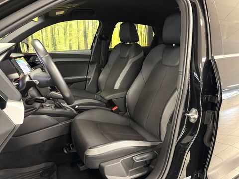 Audi A1 Sportback 40 TFSI S Line edition one | 200 PK! | Adaptieve Cruise Control | Keyless Go/Entry | Parkeersensoren Achter | Stoelverwarming | Bluetooth | DAB | Airconditioning | Navigatie |