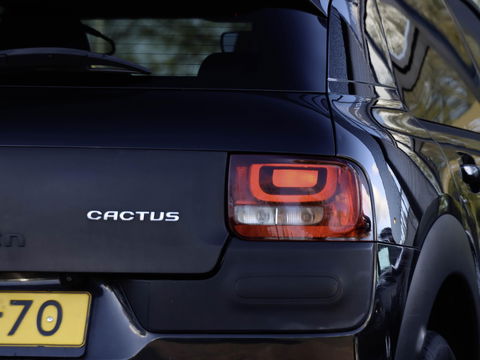 Citroën C4 Cactus 1.2 VTi Shine Nieuwe Distributie | 4x nieuwe banden
