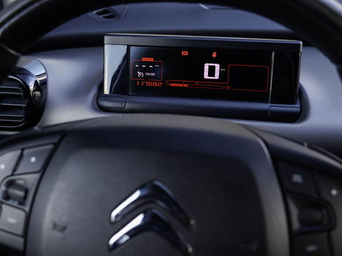 Citroën C4 Cactus 1.2 VTi Shine Nieuwe Distributie | 4x nieuwe banden