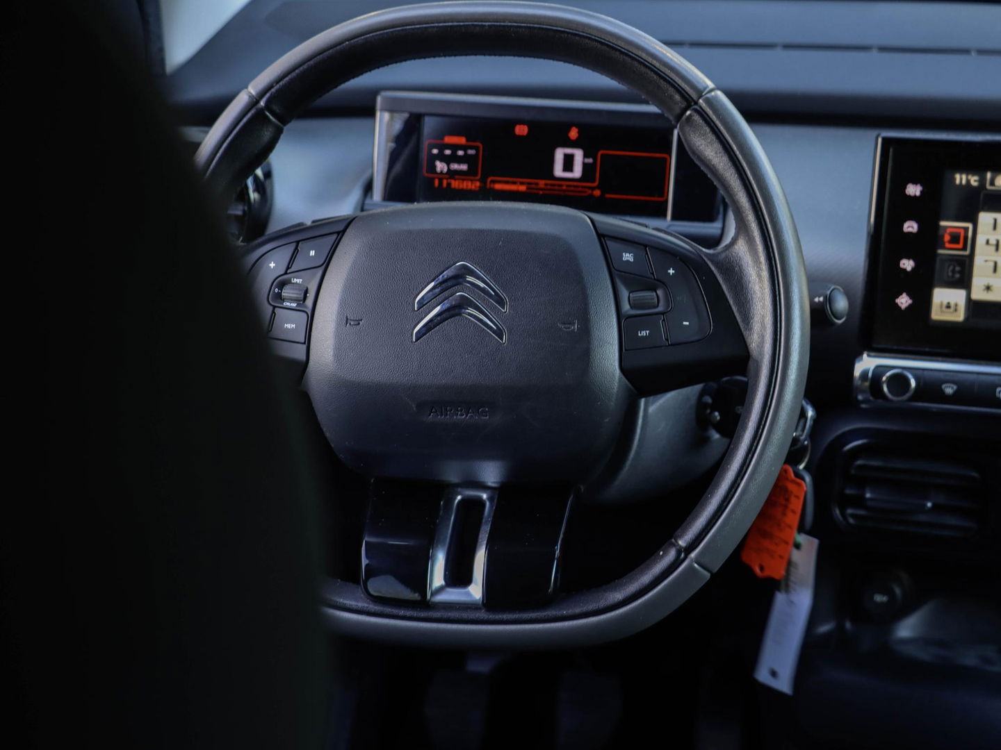 Citroën C4 Cactus 1.2 VTi Shine Nieuwe Distributie | 4x nieuwe banden