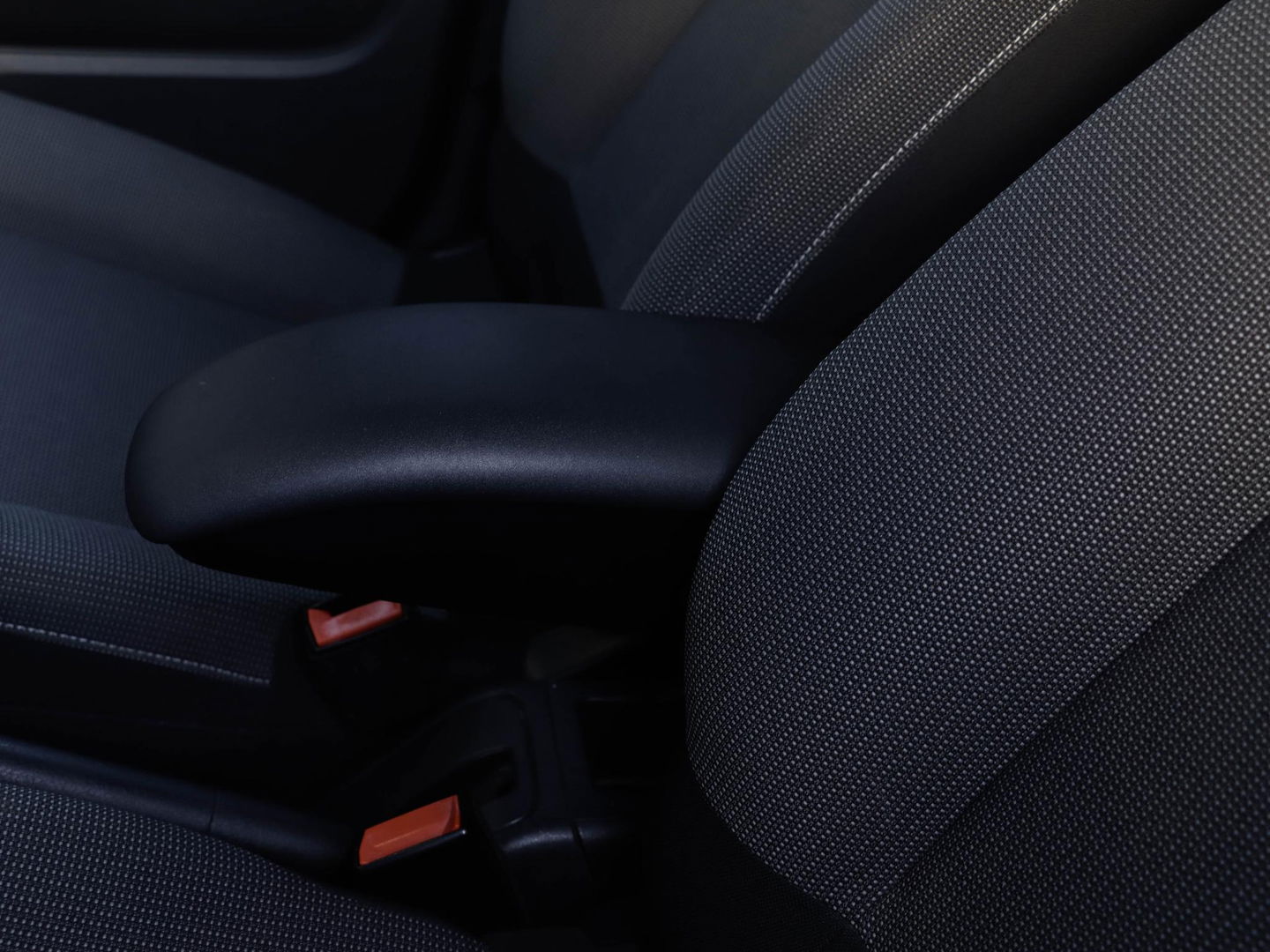 Citroën C4 Cactus 1.2 VTi Shine Nieuwe Distributie | 4x nieuwe banden