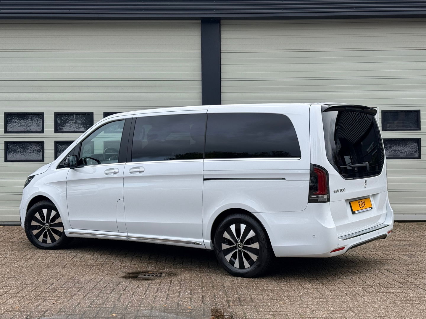 Mercedes-Benz EQV 300 L2 90kWh 8 Zits Leder - Veel Opties - AMG Style