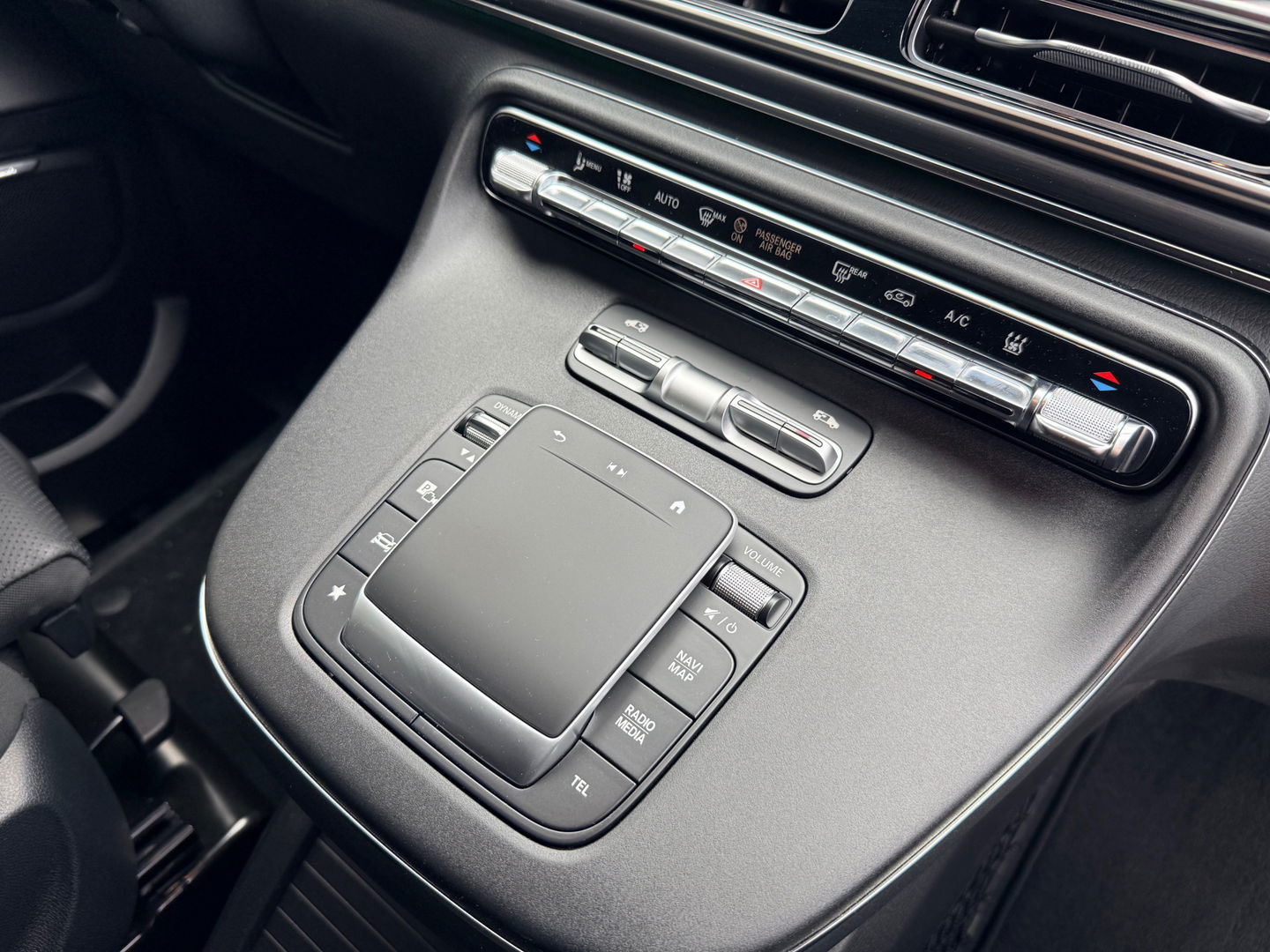 Mercedes-Benz EQV 300 L2 90kWh 8 Zits Leder - Veel Opties - AMG Style