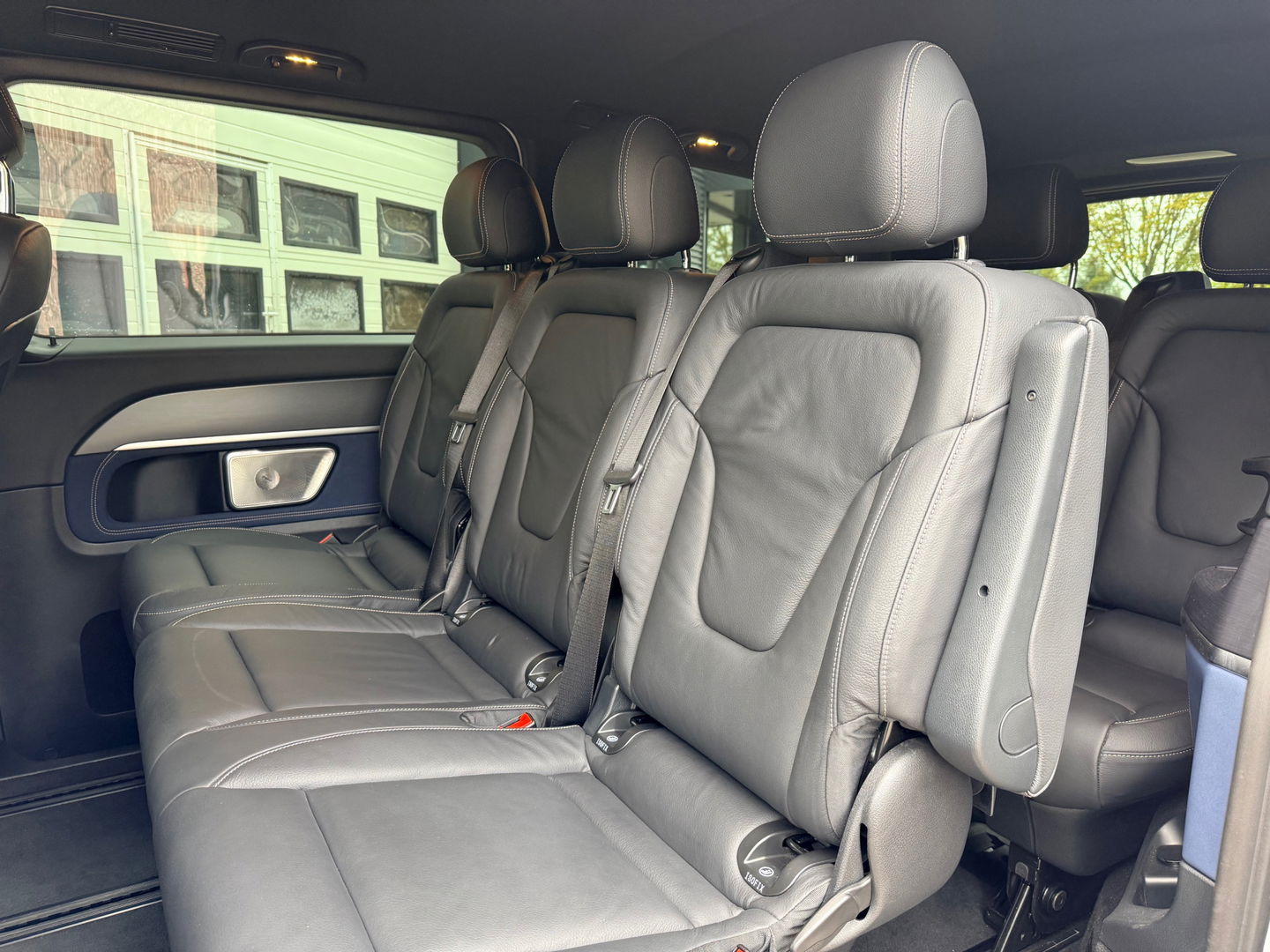 Mercedes-Benz EQV 300 L2 90kWh 8 Zits Leder - Veel Opties - AMG Style