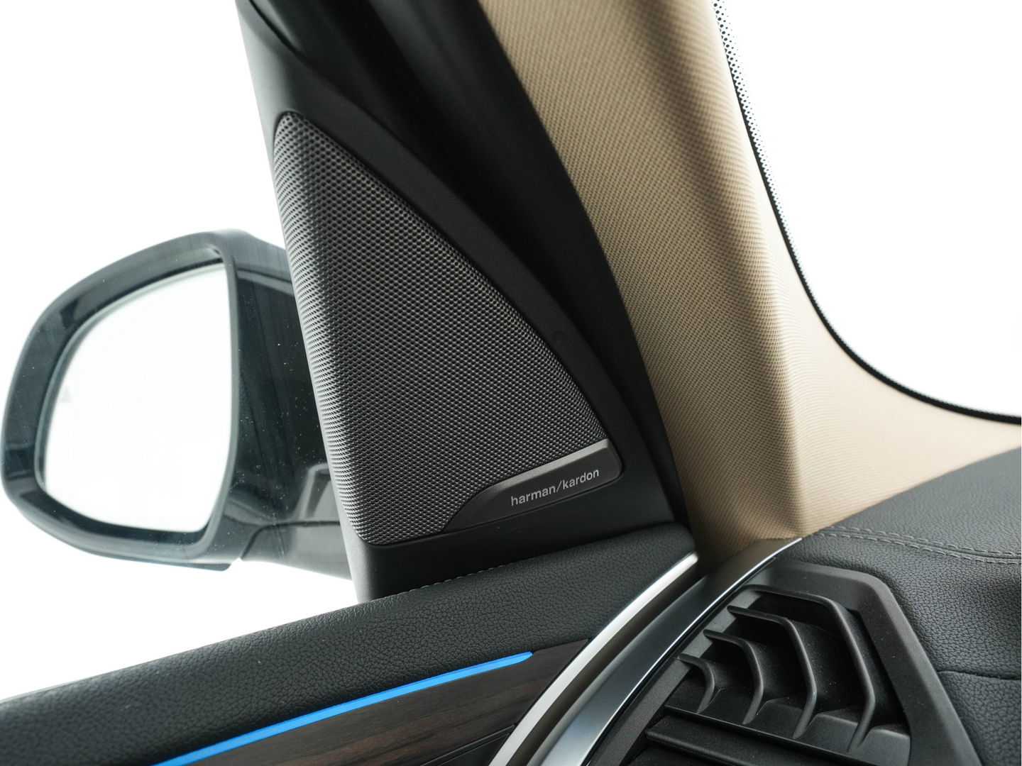 BMW iX3 High Executive 80 kWh {SOH-99%} [ 3-Fase ] (INCL.BTW) *PANO | HEAD-UP | ADAPTIVE-CRUISE | BLIND-SPOT | LUXURY-LEATHER | FULL-LED | HARMAN/KARDON | TOP-VIEW | MEMORY-PACK | AMBIENT-LIGHT | DIGI-COCKPIT | NAVI-FULLMAP | 20''ALU | TOWBAR