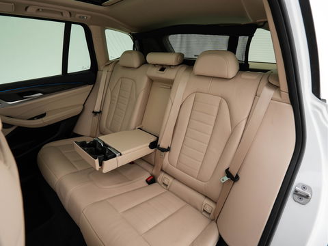 BMW iX3 High Executive 80 kWh {SOH-99%} [ 3-Fase ] (INCL.BTW) *PANO | HEAD-UP | ADAPTIVE-CRUISE | BLIND-SPOT | LUXURY-LEATHER | FULL-LED | HARMAN/KARDON | TOP-VIEW | MEMORY-PACK | AMBIENT-LIGHT | DIGI-COCKPIT | NAVI-FULLMAP | 20''ALU | TOWBAR