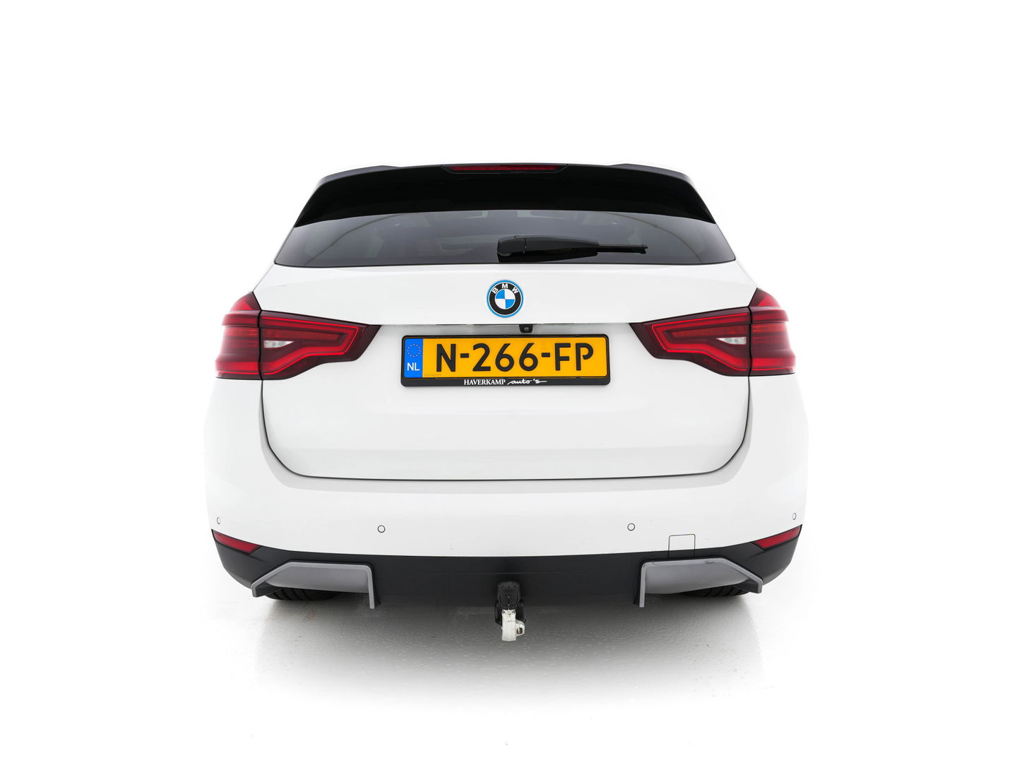 BMW iX3 High Executive 80 kWh {SOH-99%} [ 3-Fase ] (INCL.BTW) *PANO | HEAD-UP | ADAPTIVE-CRUISE | BLIND-SPOT | LUXURY-LEATHER | FULL-LED | HARMAN/KARDON | TOP-VIEW | MEMORY-PACK | AMBIENT-LIGHT | DIGI-COCKPIT | NAVI-FULLMAP | 20''ALU | TOWBAR