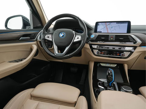 BMW iX3 High Executive 80 kWh {SOH-99%} [ 3-Fase ] (INCL.BTW) *PANO | HEAD-UP | ADAPTIVE-CRUISE | BLIND-SPOT | LUXURY-LEATHER | FULL-LED | HARMAN/KARDON | TOP-VIEW | MEMORY-PACK | AMBIENT-LIGHT | DIGI-COCKPIT | NAVI-FULLMAP | 20''ALU | TOWBAR
