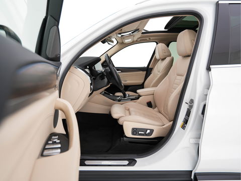 BMW iX3 High Executive 80 kWh {SOH-99%} [ 3-Fase ] (INCL.BTW) *PANO | HEAD-UP | ADAPTIVE-CRUISE | BLIND-SPOT | LUXURY-LEATHER | FULL-LED | HARMAN/KARDON | TOP-VIEW | MEMORY-PACK | AMBIENT-LIGHT | DIGI-COCKPIT | NAVI-FULLMAP | 20''ALU | TOWBAR