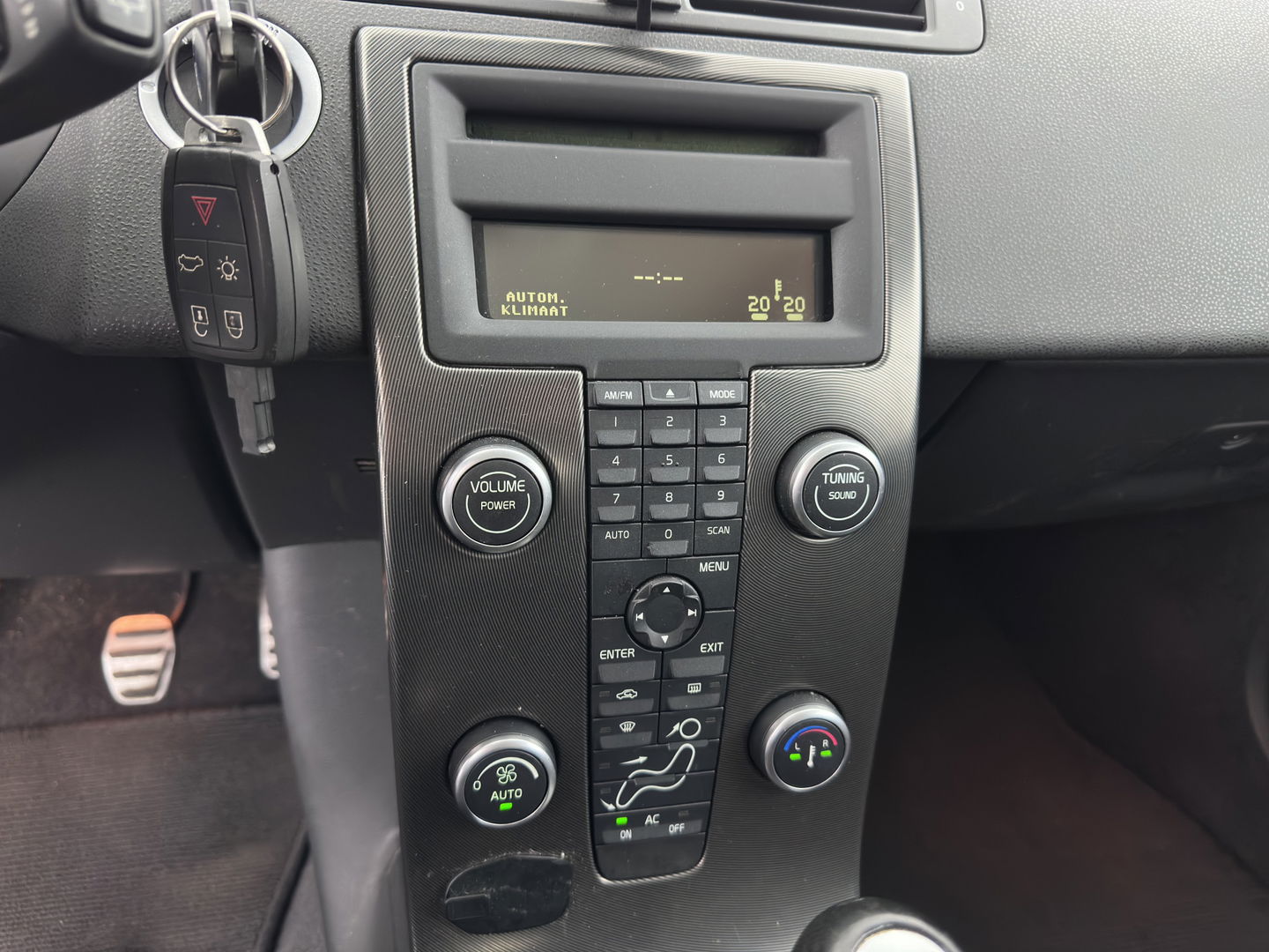 Volvo C30 1.6 D2 R-Edition *LEATHER-FABRIC | SPORT-SEATS | ECC | PDC | CRUISE | 17''ALU | TOWBAR*