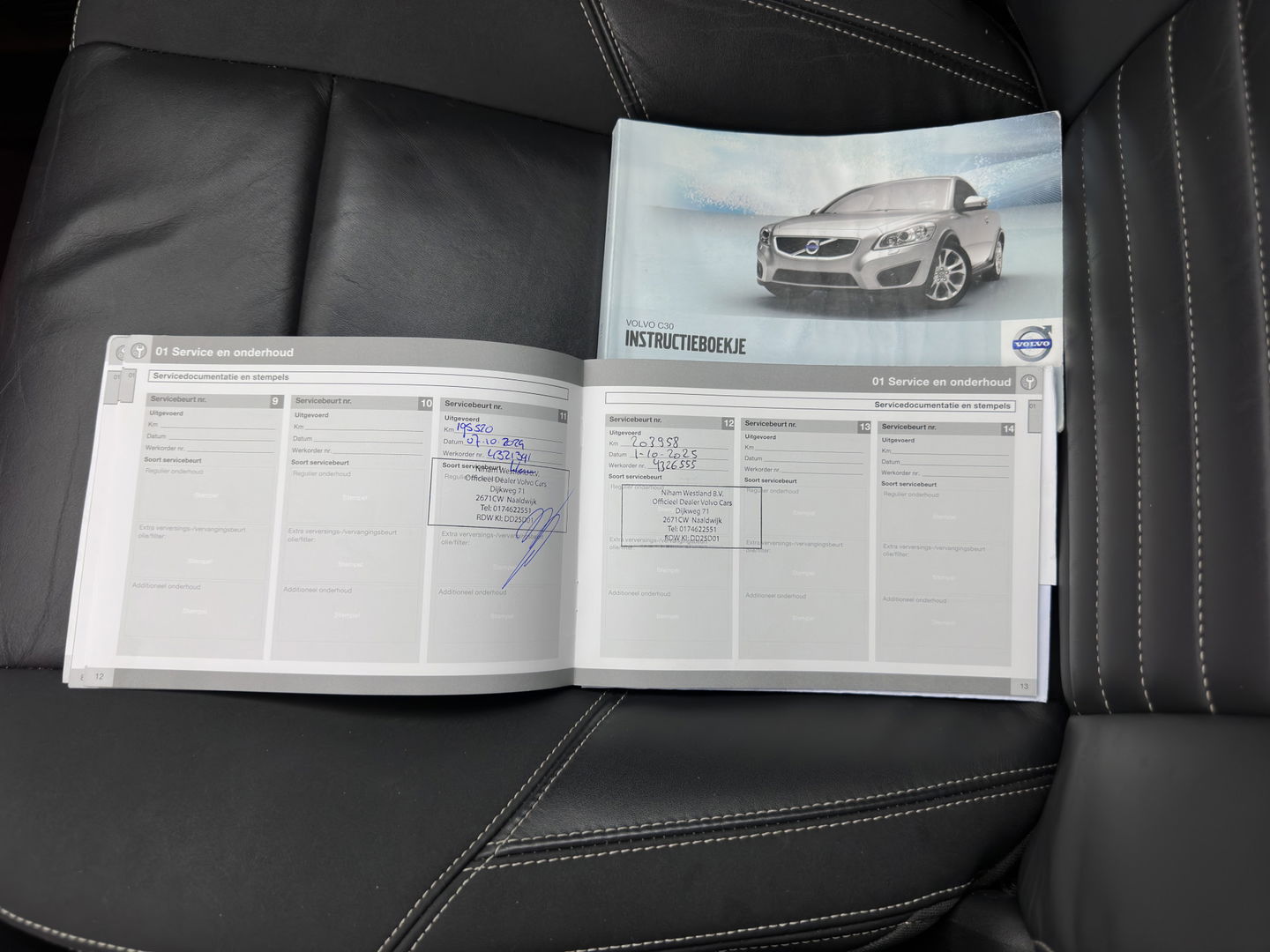 Volvo C30 1.6 D2 R-Edition *LEATHER-FABRIC | SPORT-SEATS | ECC | PDC | CRUISE | 17''ALU | TOWBAR*