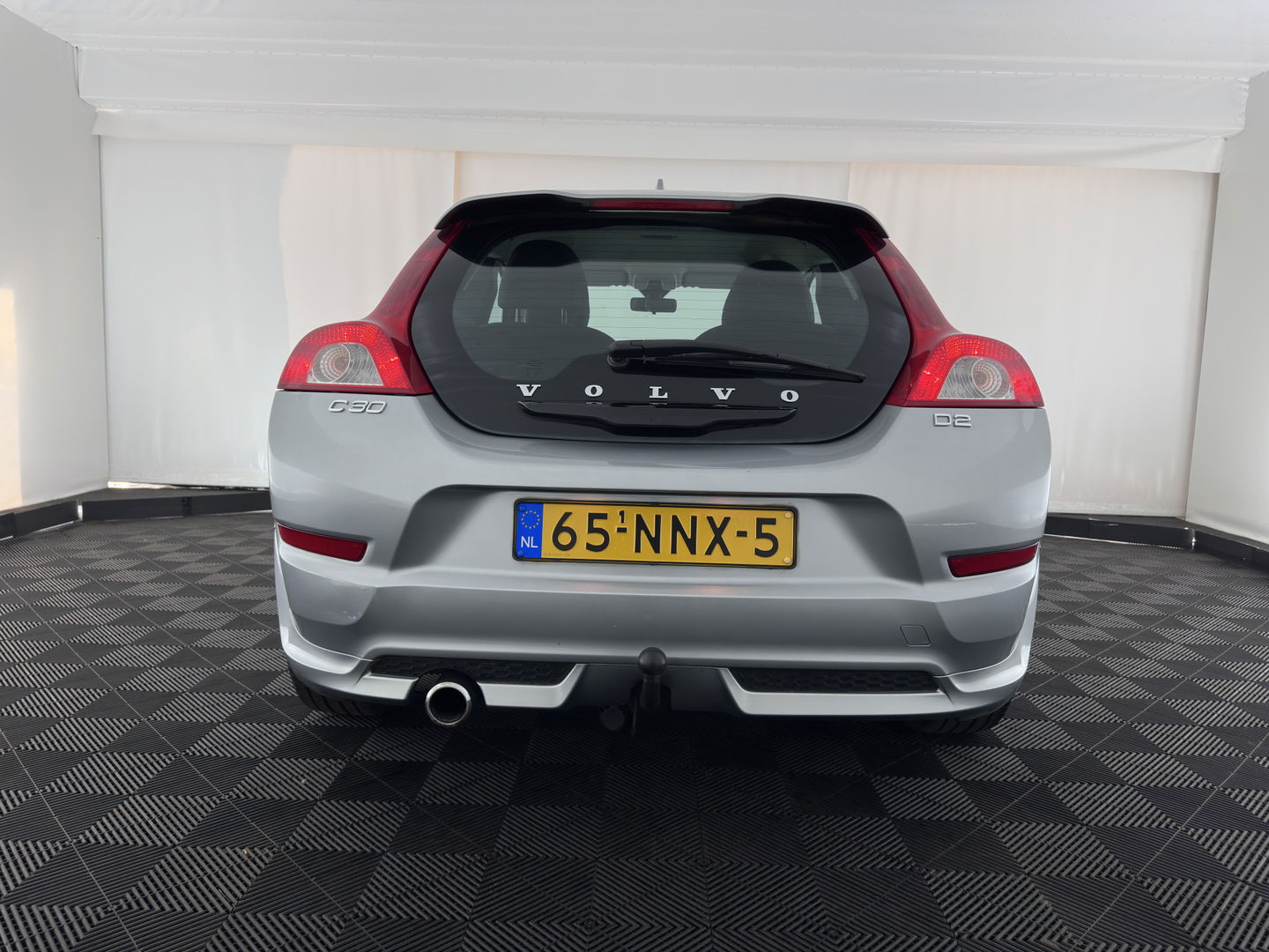 Volvo C30 1.6 D2 R-Edition *LEATHER-FABRIC | SPORT-SEATS | ECC | PDC | CRUISE | 17''ALU | TOWBAR*