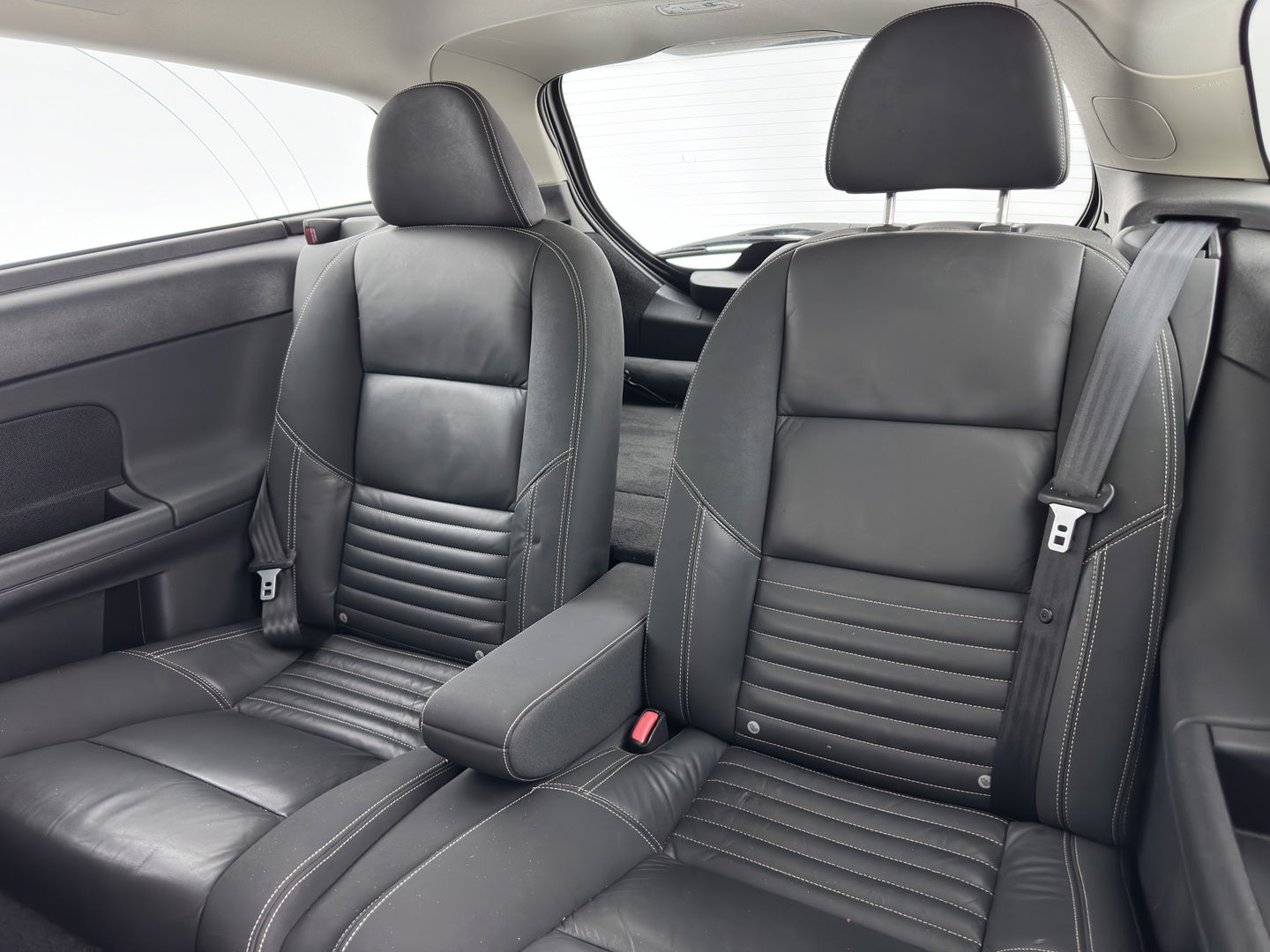 Volvo C30 1.6 D2 R-Edition *LEATHER-FABRIC | SPORT-SEATS | ECC | PDC | CRUISE | 17''ALU | TOWBAR*