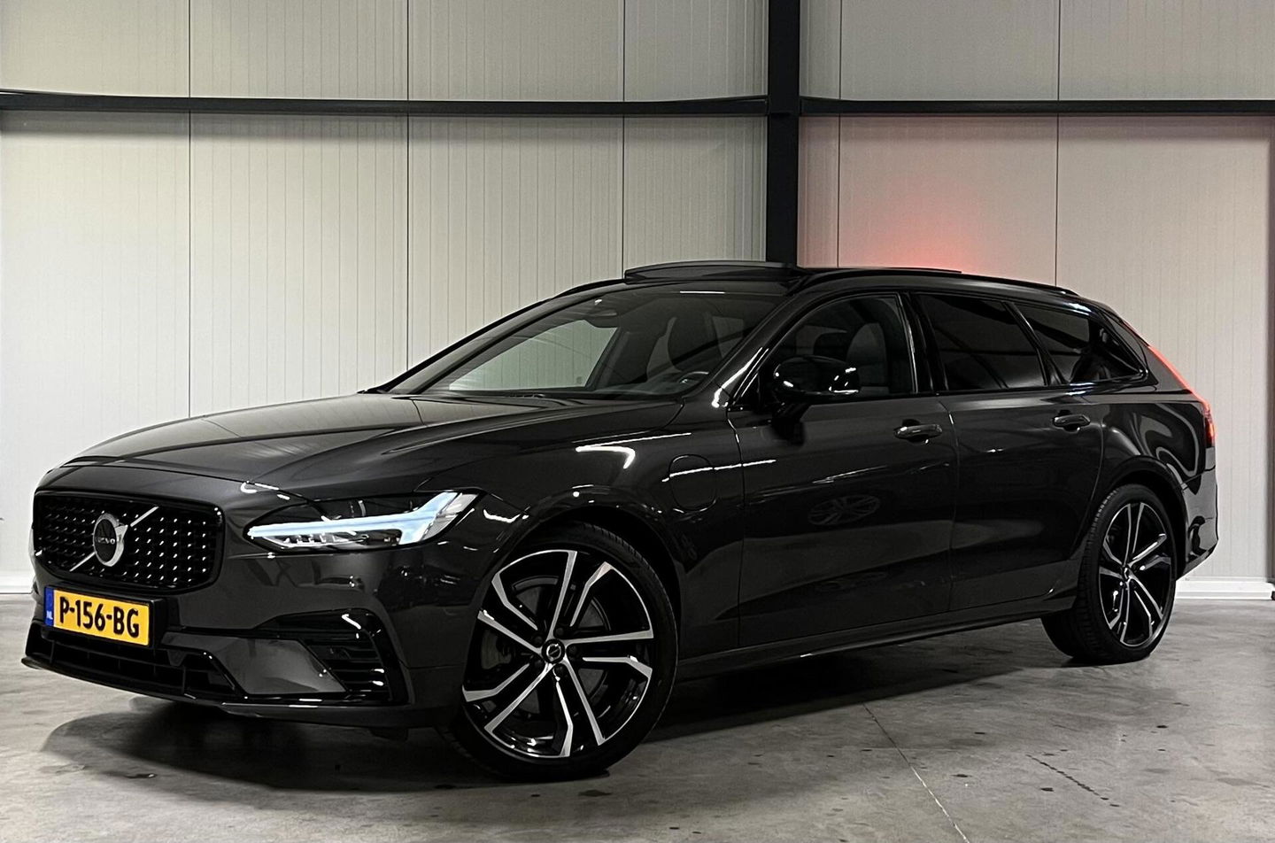 Volvo V90 2.0 T6 AWD R-Design Dark Pano Virtual Trekhaak NAP