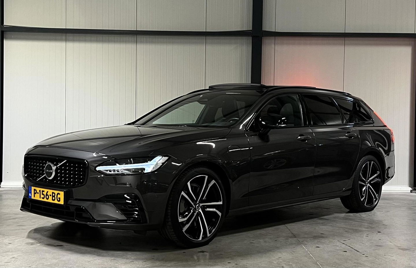 Volvo V90 2.0 T6 AWD R-Design Dark Pano Virtual Trekhaak NAP