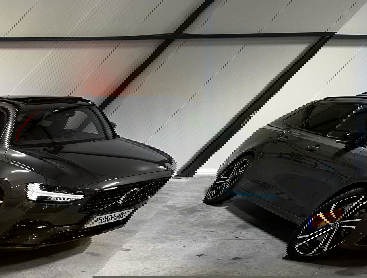 Volvo V90 2.0 T6 AWD R-Design Dark Pano Groot Accupakket NAP