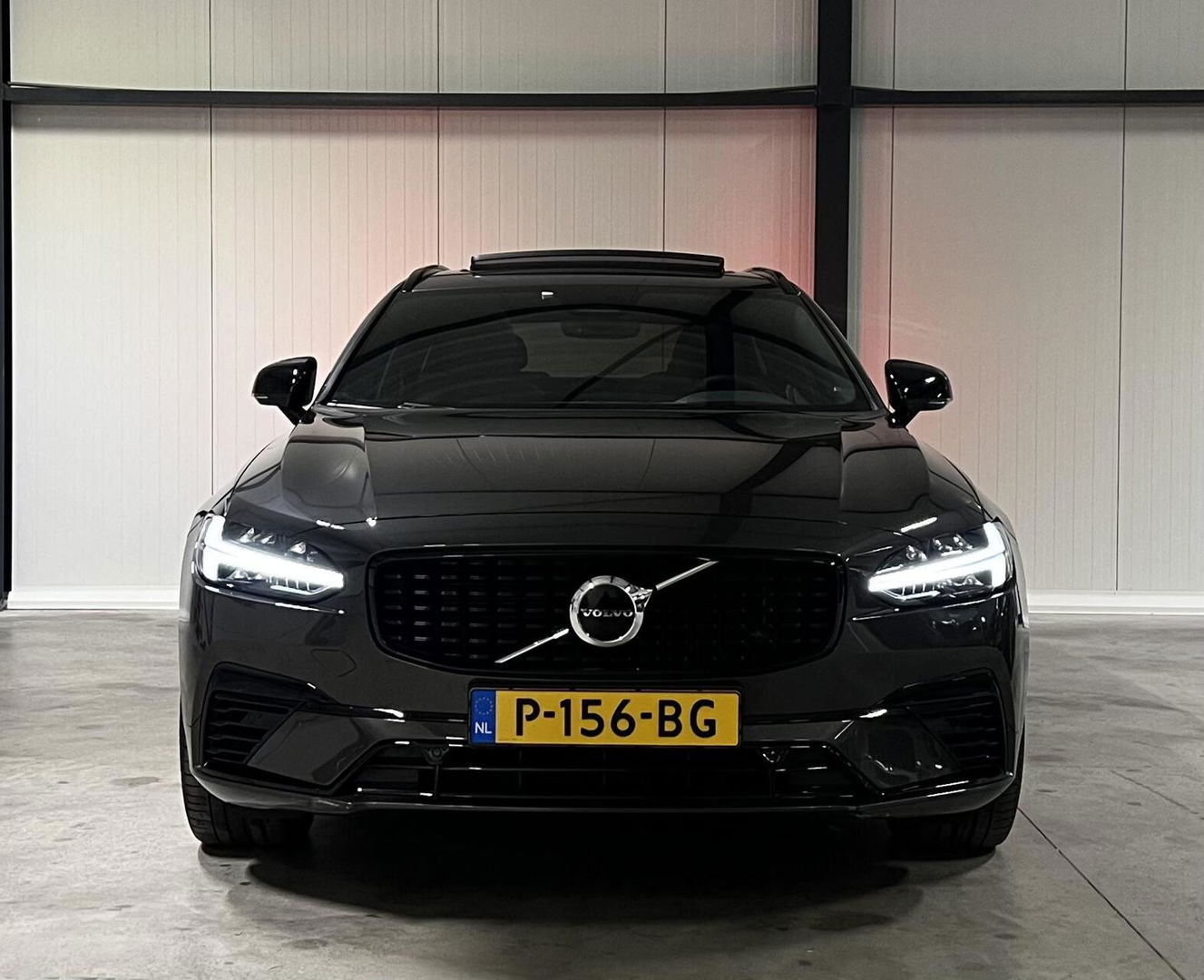 Volvo V90 2.0 T6 AWD R-Design Dark Pano Groot Accupakket NAP