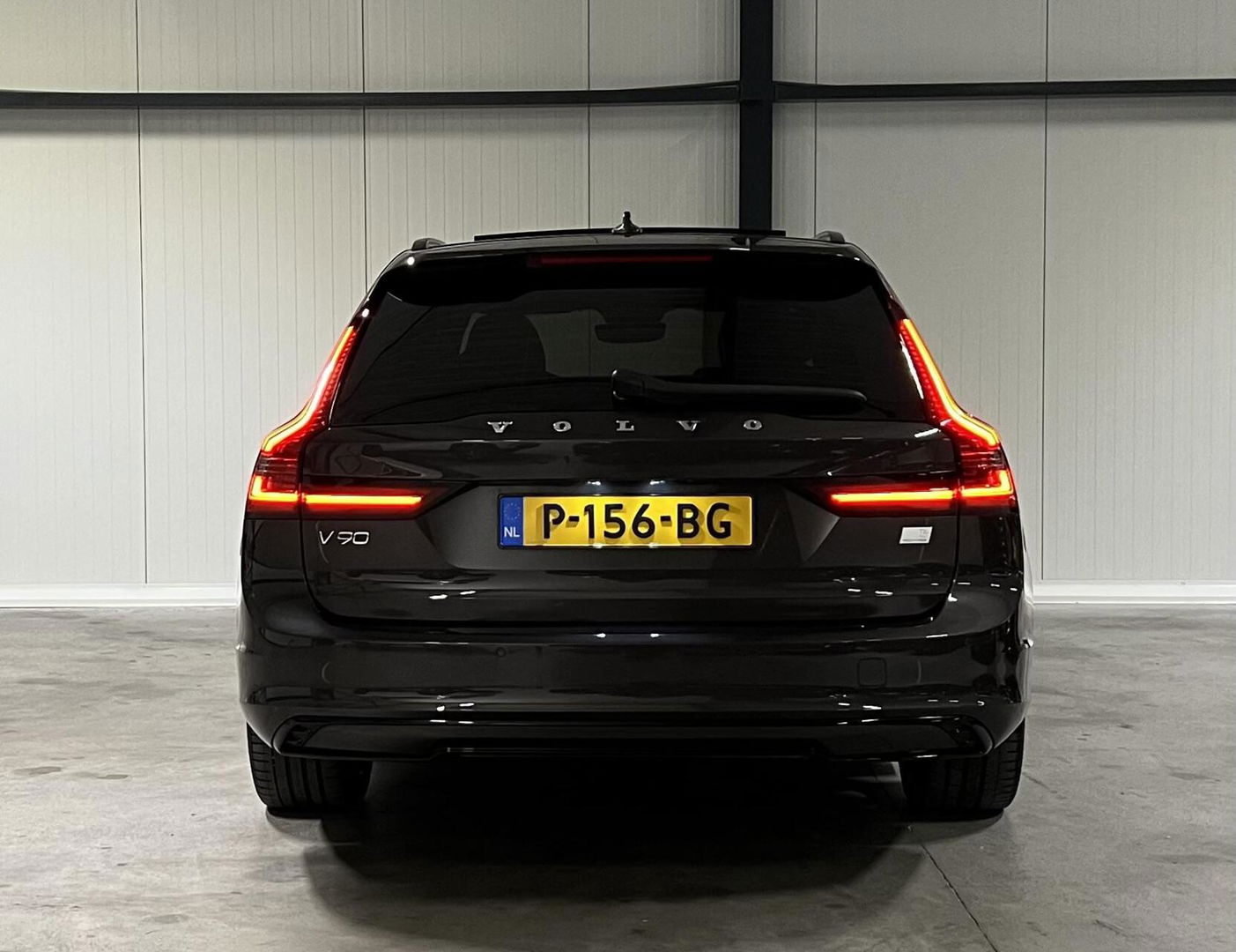 Volvo V90 2.0 T6 AWD R-Design Dark Pano Virtual Trekhaak NAP