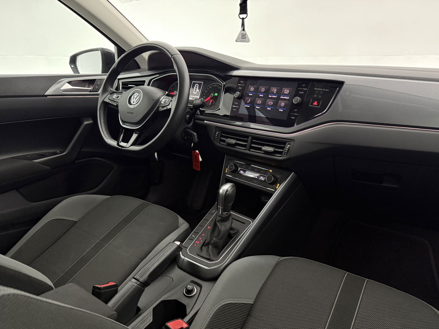 Volkswagen Polo 1.0 TSI Highline | Carplay | DSG | Parkeersens. | Clima | LED