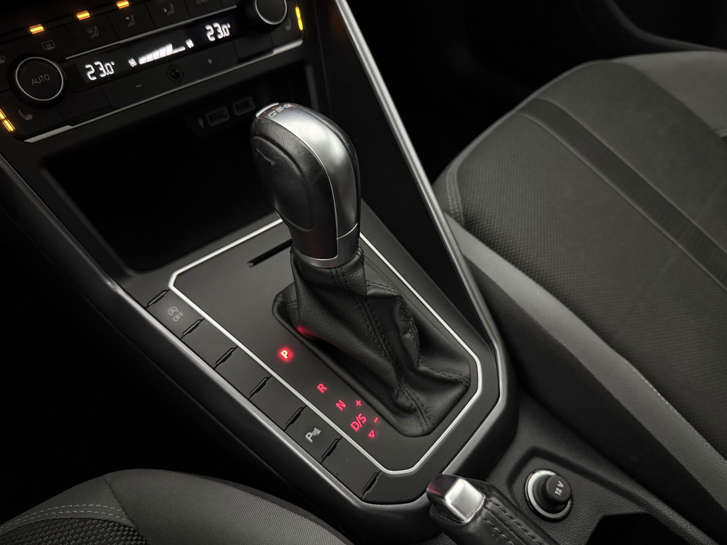 Volkswagen Polo 1.0 TSI Highline | Carplay | DSG | Parkeersens. | Clima | LED