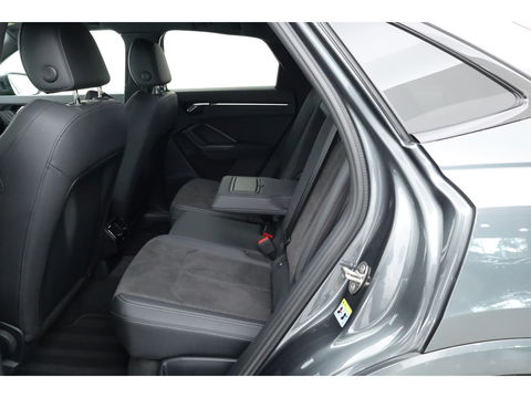 Audi Q3 Sportback 45 TFSI e 2x S Line | Elek. Trekhaak | Camera | Navi | Stoelverw. | Adapt. Cruise | Keyless | 19''