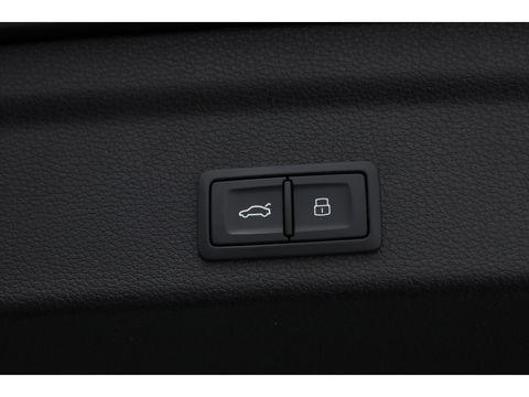 Audi Q3 Sportback 45 TFSI e 2x S Line | Elek. Trekhaak | Camera | Navi | Stoelverw. | Adapt. Cruise | Keyless | 19''