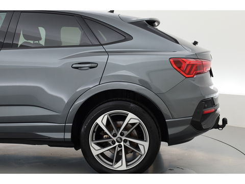 Audi Q3 Sportback 45 TFSI e 2x S Line | Elek. Trekhaak | Camera | Navi | Stoelverw. | Adapt. Cruise | Keyless | 19''