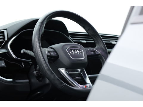 Audi Q3 Sportback 45 TFSI e 2x S Line | Elek. Trekhaak | Camera | Navi | Stoelverw. | Adapt. Cruise | Keyless | 19''