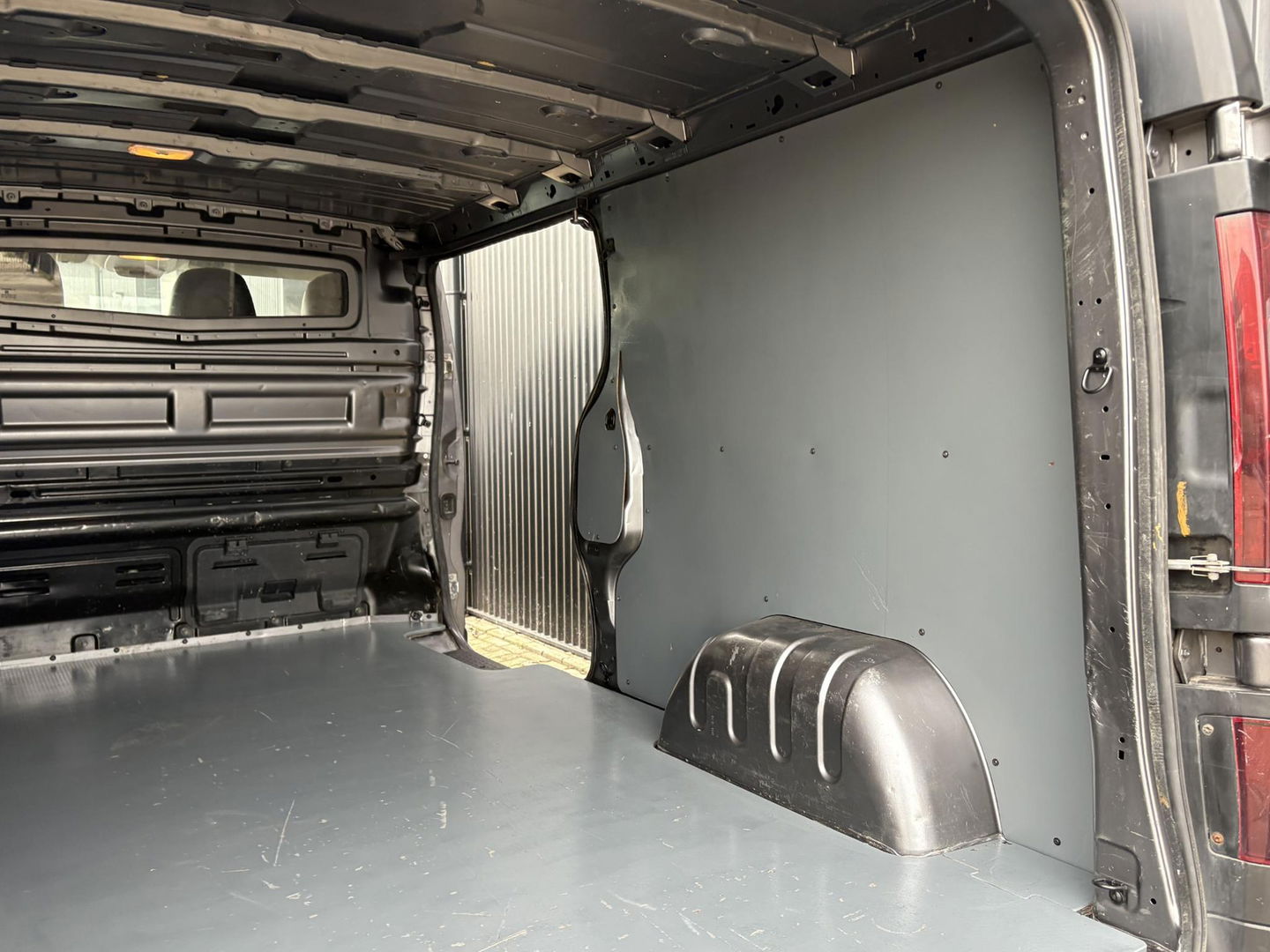 Renault Trafic 1.6 dCi 120pk T29 L2H1 MARGE | Leder | Sidesteps | Formula Sport |