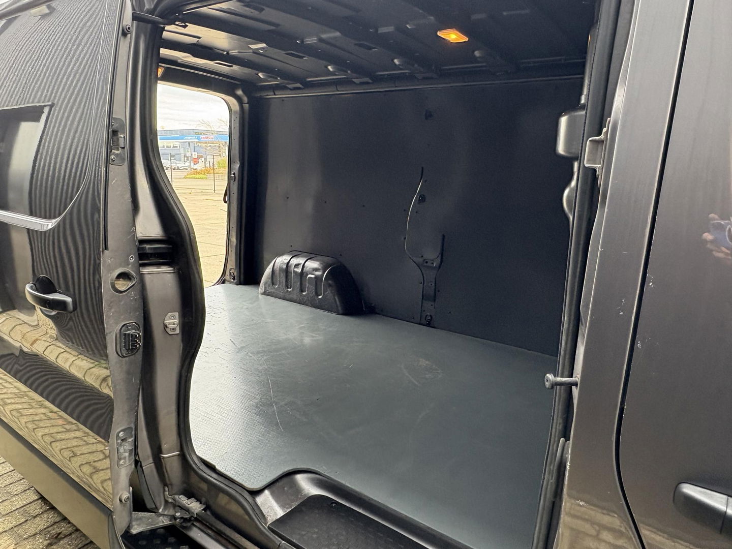 Renault Trafic 1.6 dCi 120pk T29 L2H1 MARGE | Leder | Sidesteps | Formula Sport |